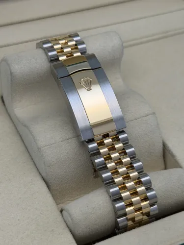 Rolex Datejust 126333 41mm Olive Roman Dial 2026