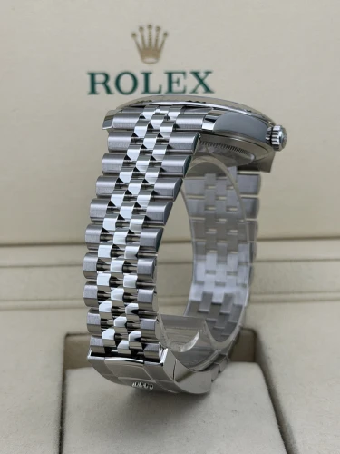 Rolex Datejust 126334 41mm Ombre Green Dial Jubilee 2026