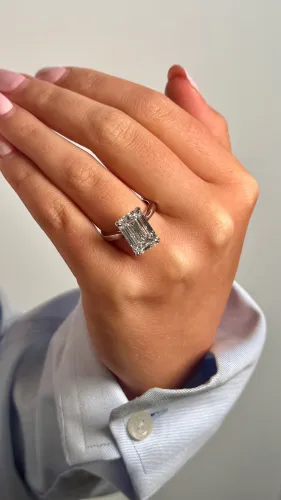 Emerald-Cut 9CT Gold Lab Diamond Ring